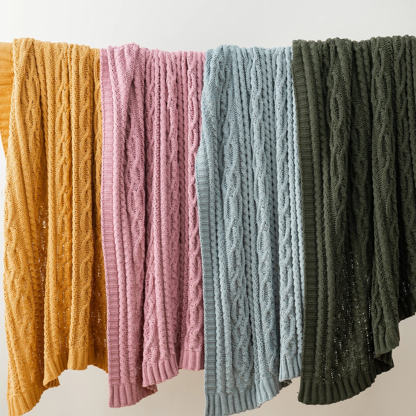 CozyHome™ Luxury Chunky Chenille Throw – Hand-Woven Softness